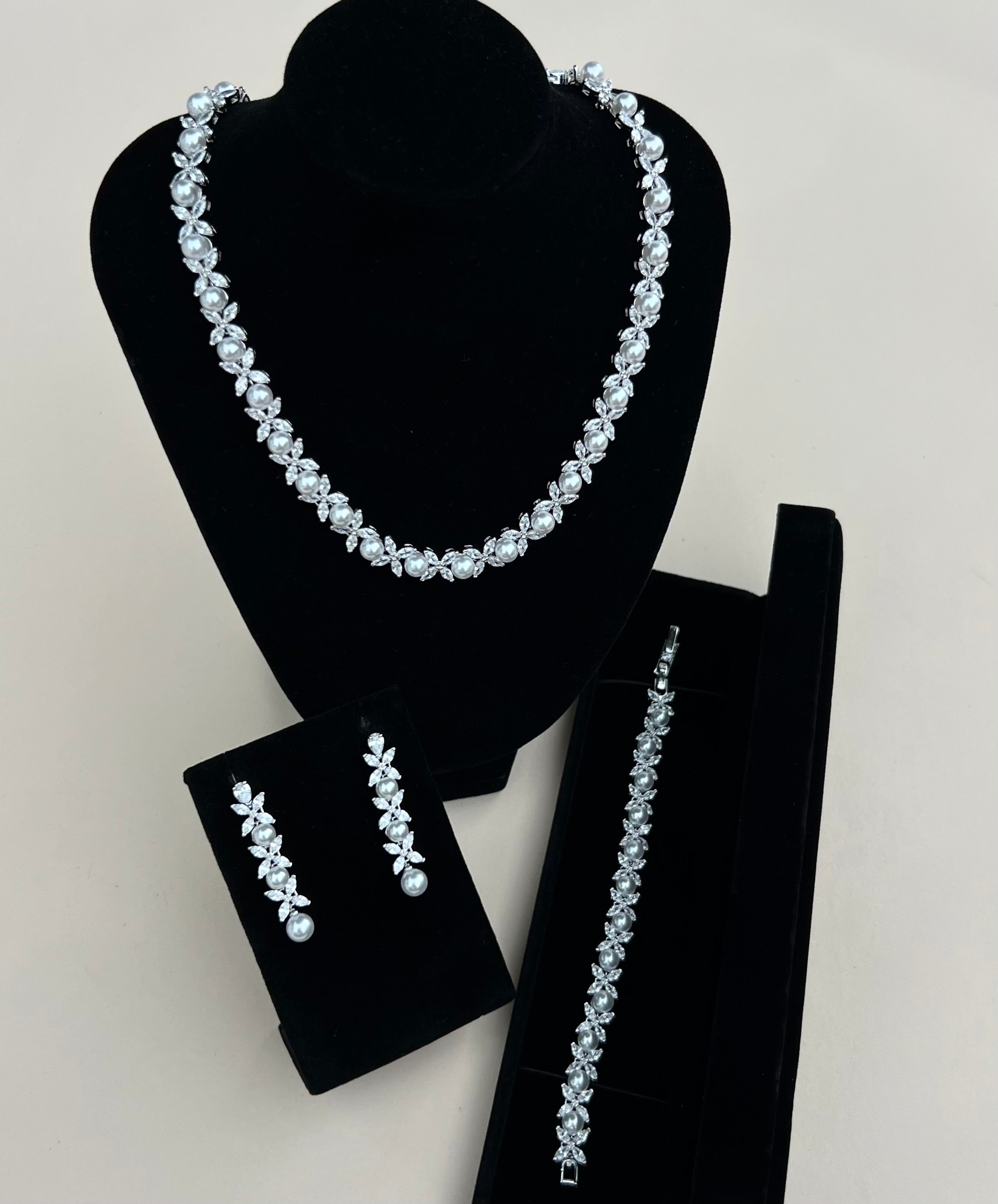 OPHELIA - Simulated Diamonds Jewelry Set