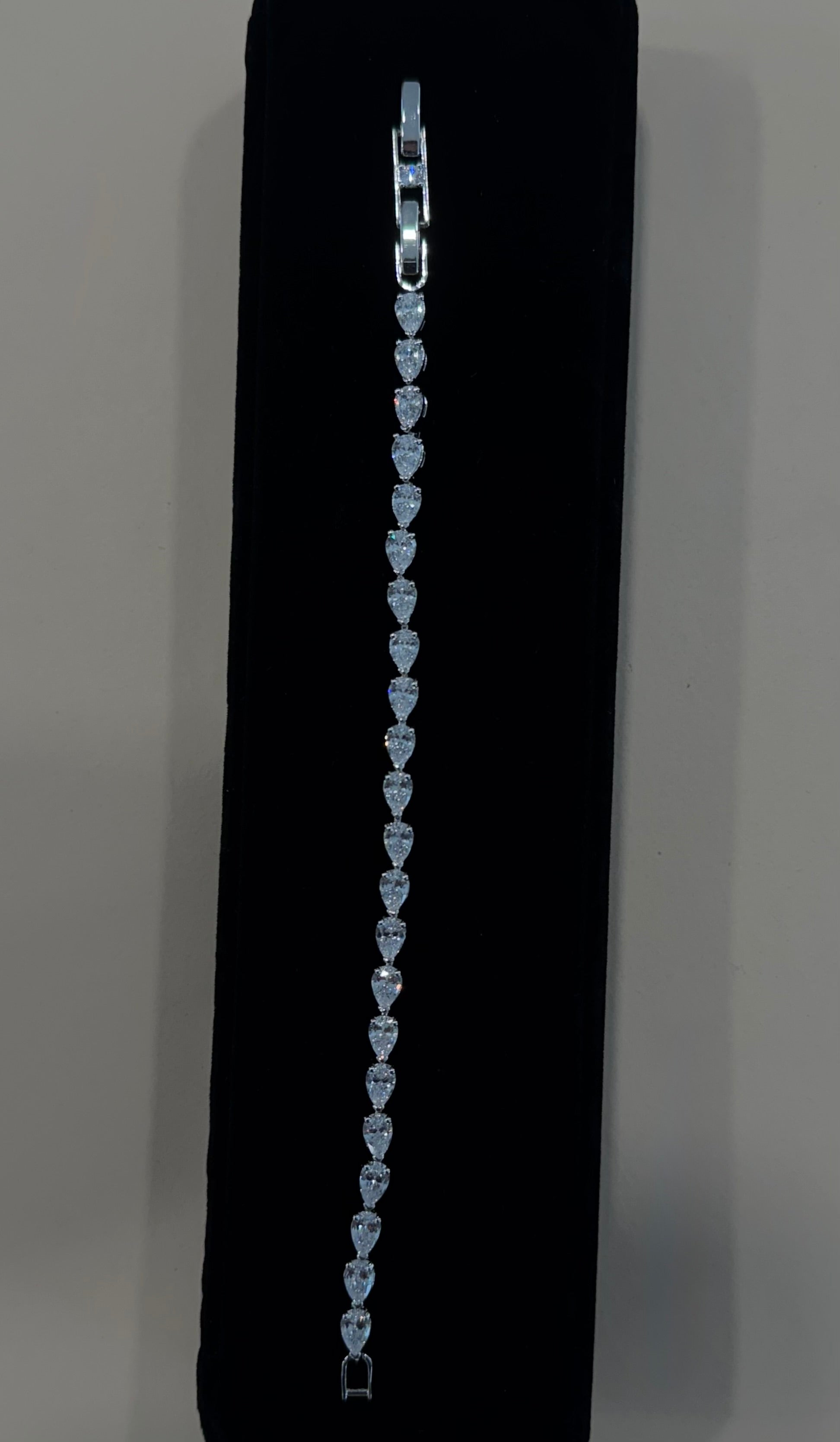 EUGENE - Simulated Diamonds Jewelry Set