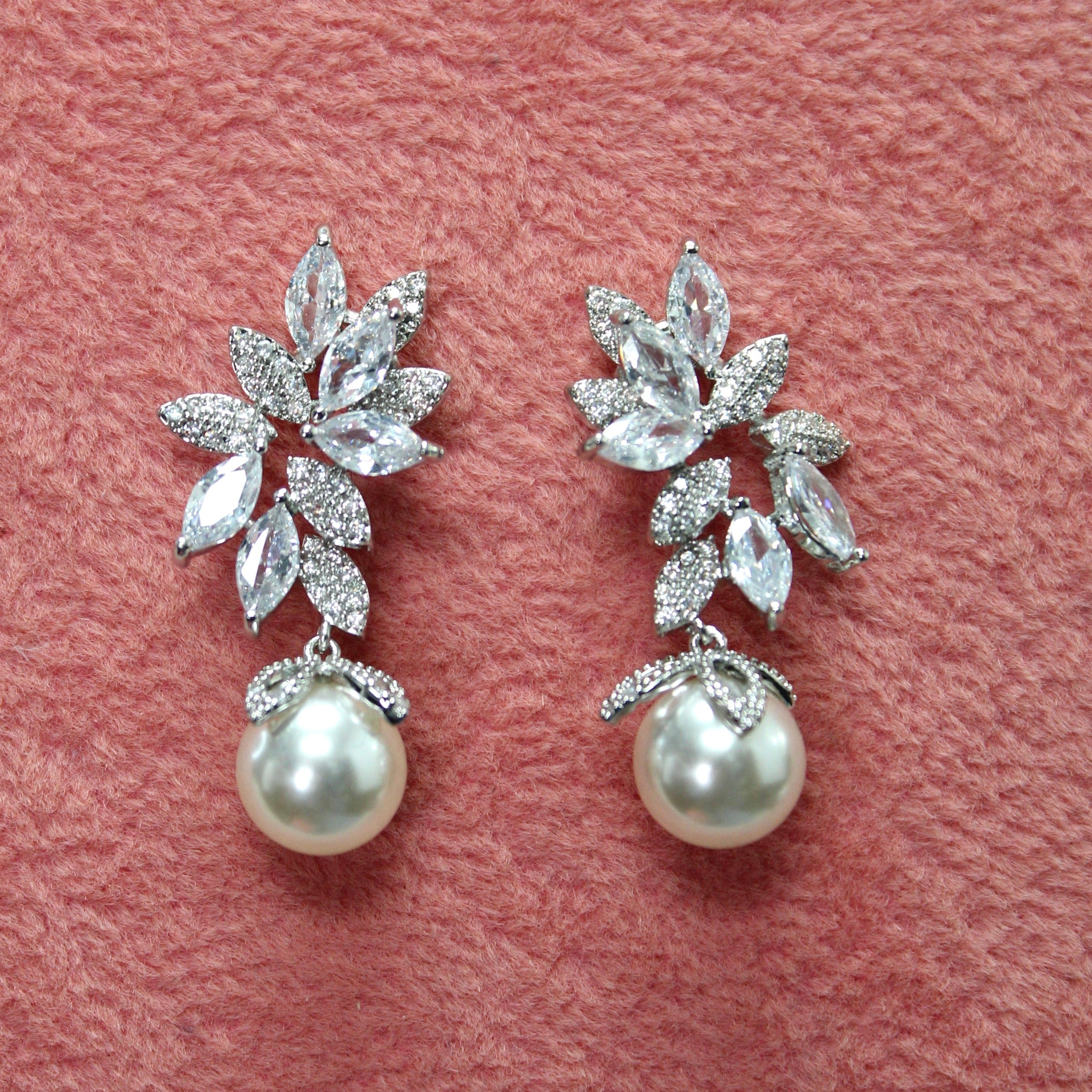 YVONNE - Simulated Diamonds and Pearls Earrings -RTS