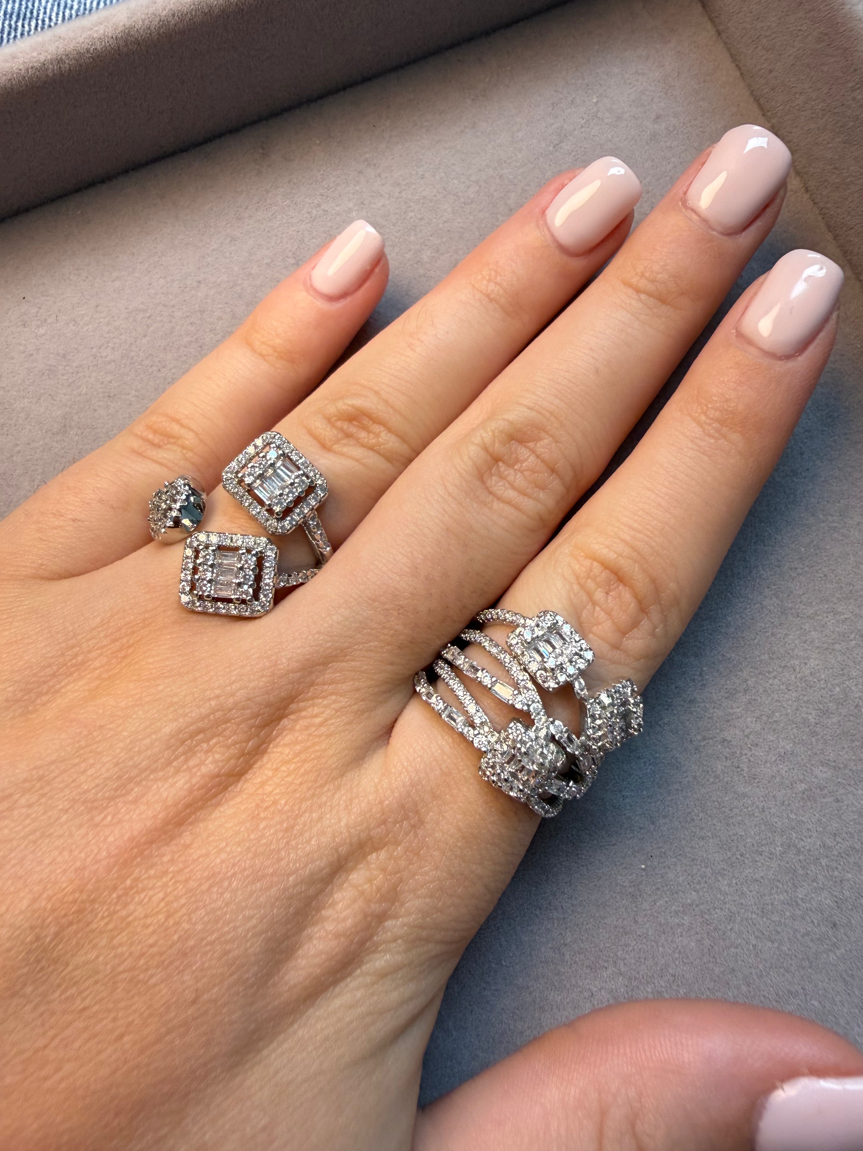 TRIPLE CROWN RING