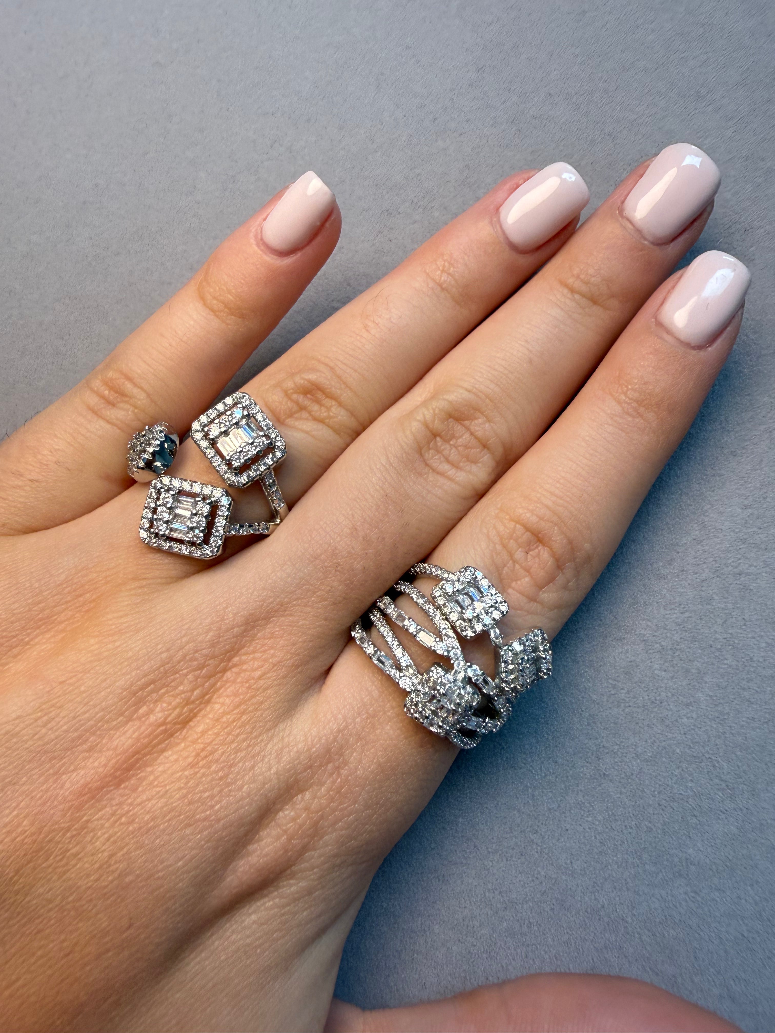 TRIPLE CROWN RING