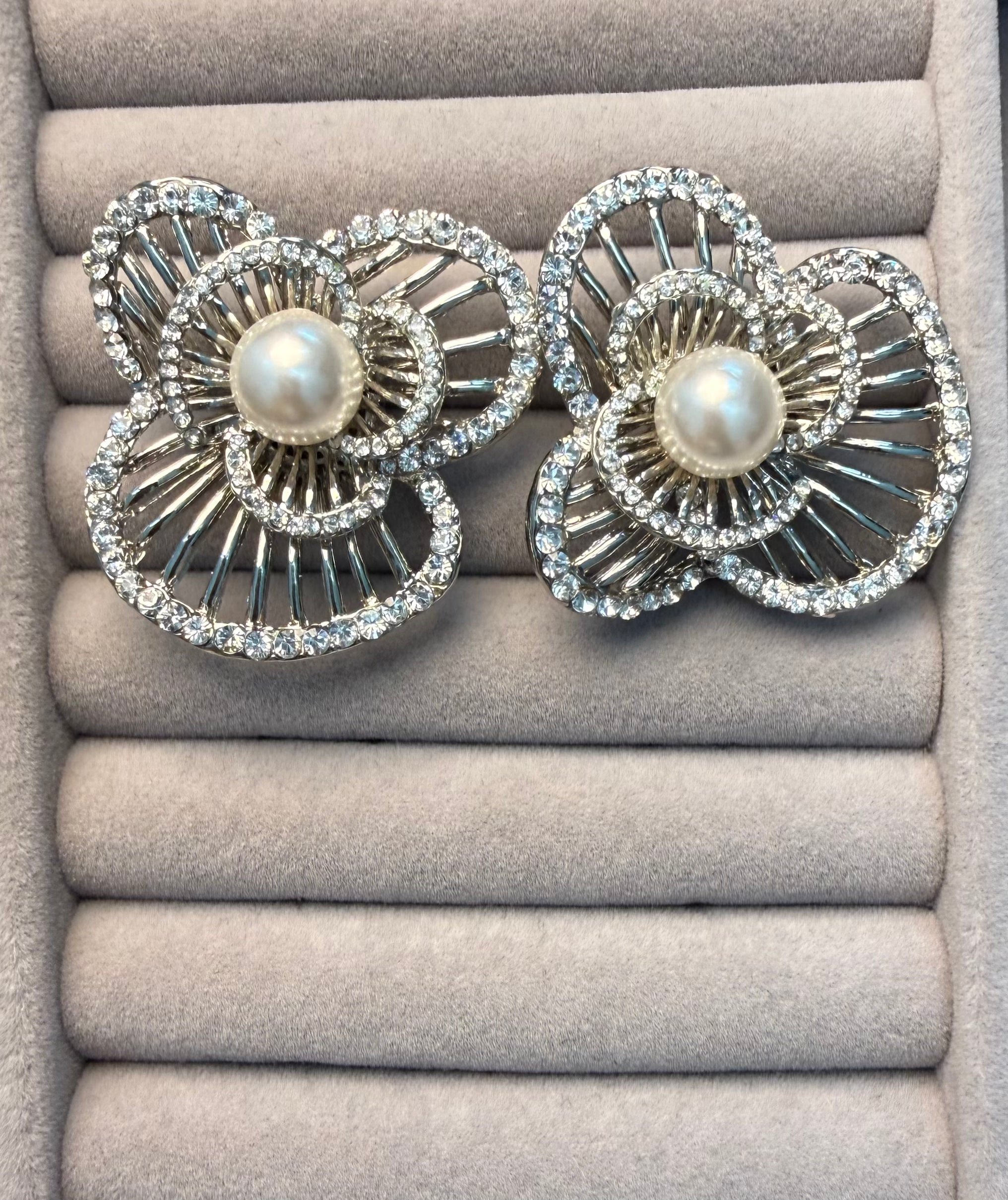 FLOWER PEARL EARRING