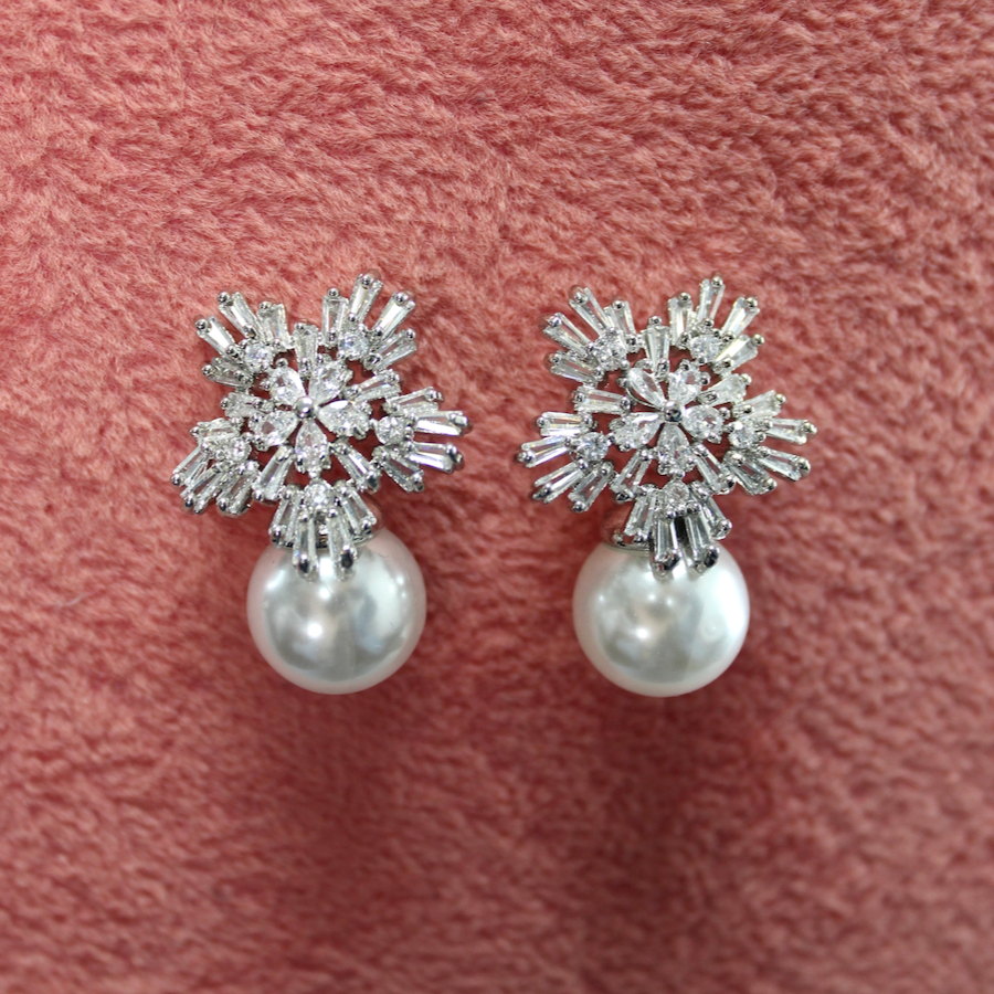 MADDIE - Pearl and Simulated Diamonds Earrings